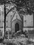 photo noir et blanc de la cathédrale saint-corentin à quimper